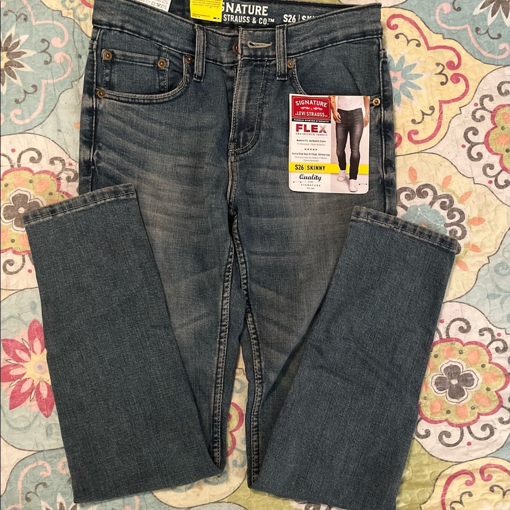 Levi’s Signature S26 Skinny mens jeans. Size 28x30.